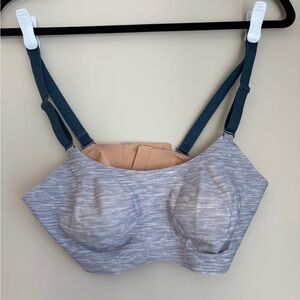 Knix Gray T-Shirt Bra with Molded Cups and Adjustable Straps